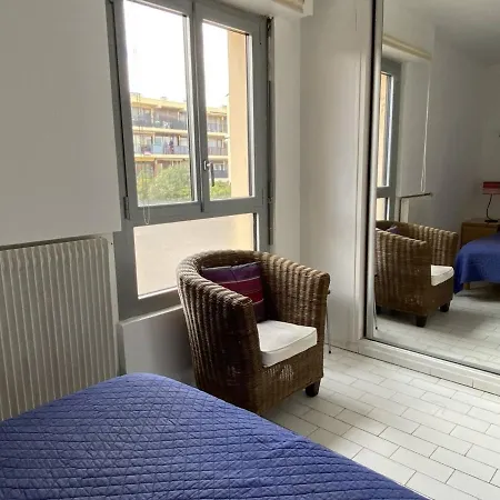 Deux-pieces Avec Loggia, 1 Chambre, Proche - Fr-1-750-7 Apartment *